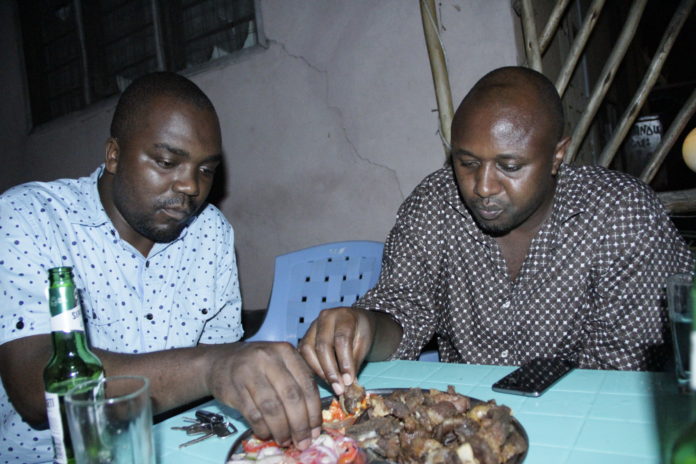 Crispy and tasty pork attracts different customers