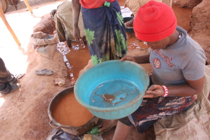 Artisanal gold mining in Uganda fuels mercury pollution
